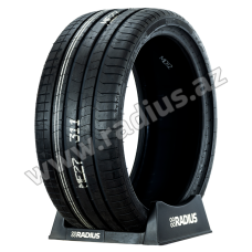 Pzero Luxury Saloon 275/30 R20